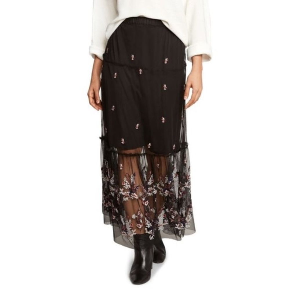 Willow & Clay Embroidered Midi Skirt